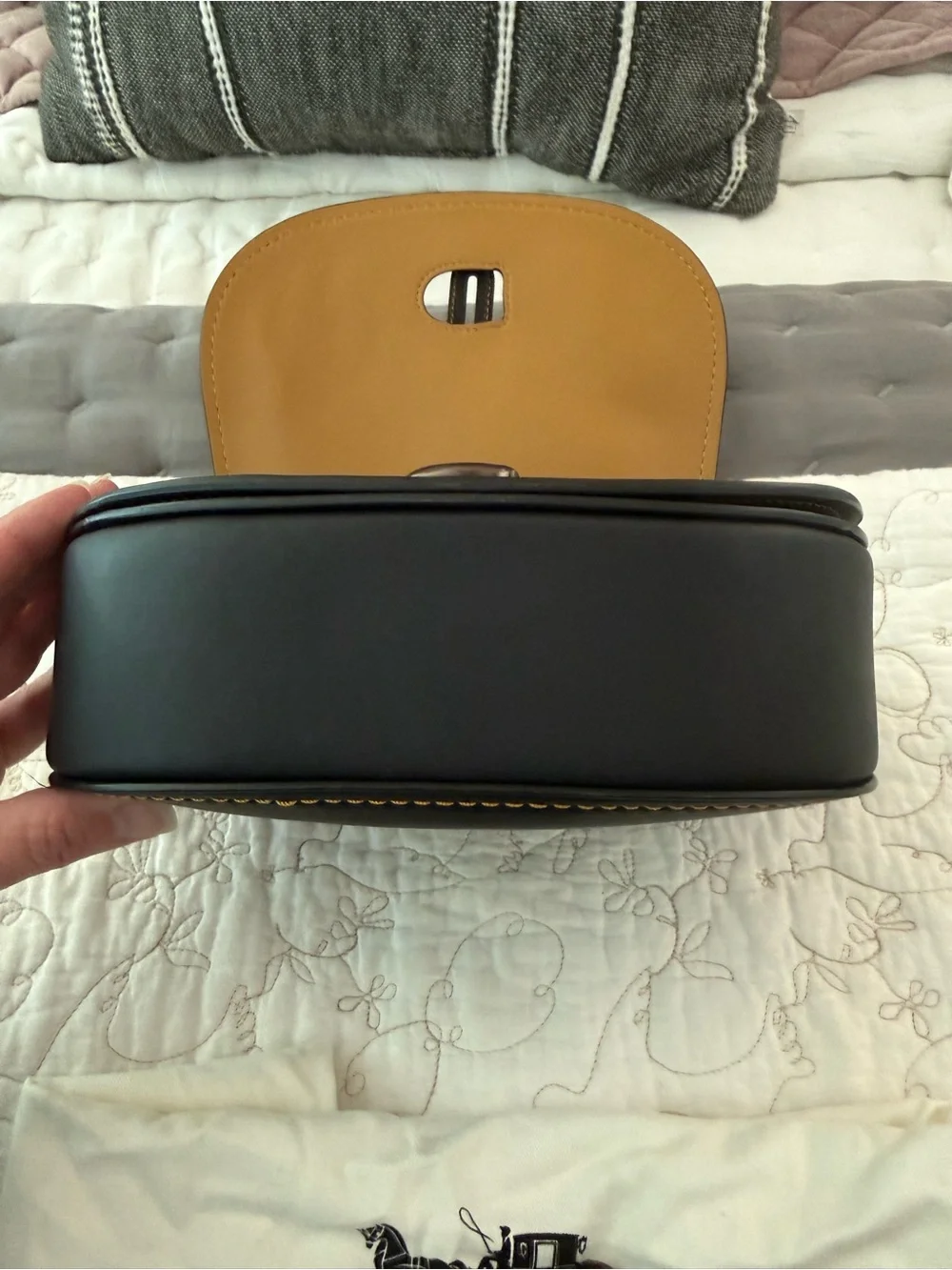 NWT Coach Saddle 23 1941 Black - Picture 11 of 11